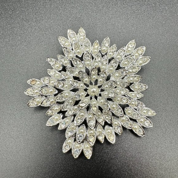 Snowflake Star Classics Collection Silvertone and iridescent rhinestone Brooch - Picture 6 of 11